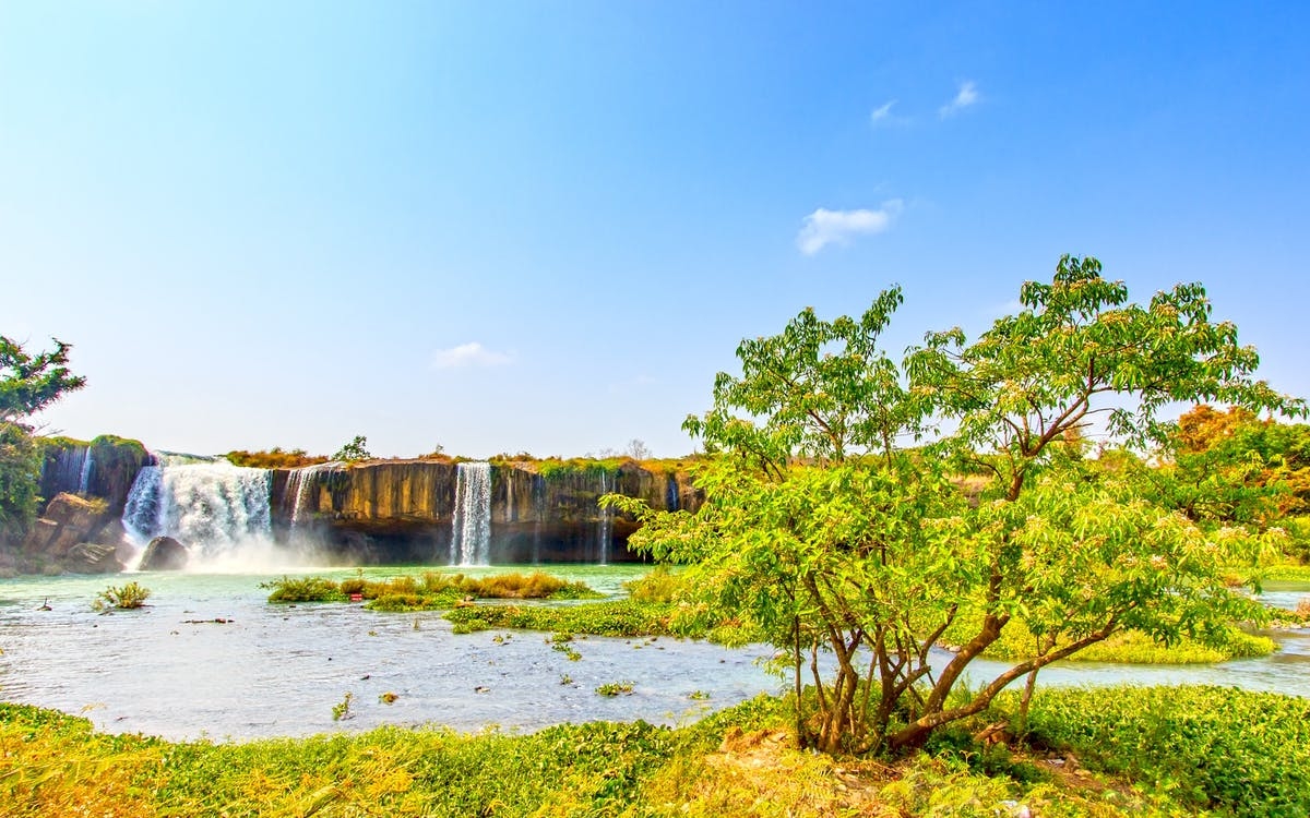 https://www.pexels.com/photo/grass-landscape-nature-outdoors-261592/