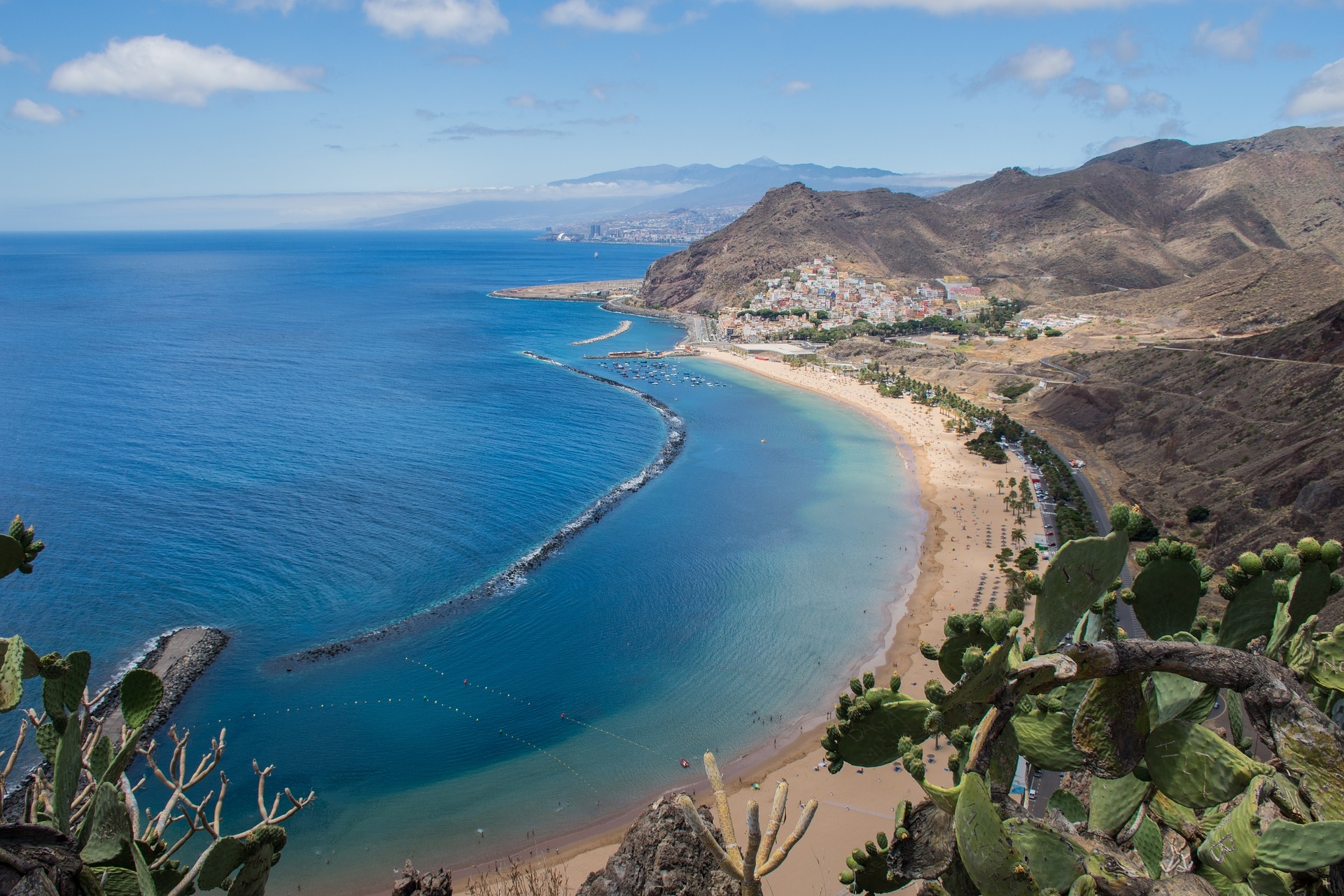 https://pixabay.com/hu/sta-cruz-de-tenerife-beach-fekv%C5%91-2729568/