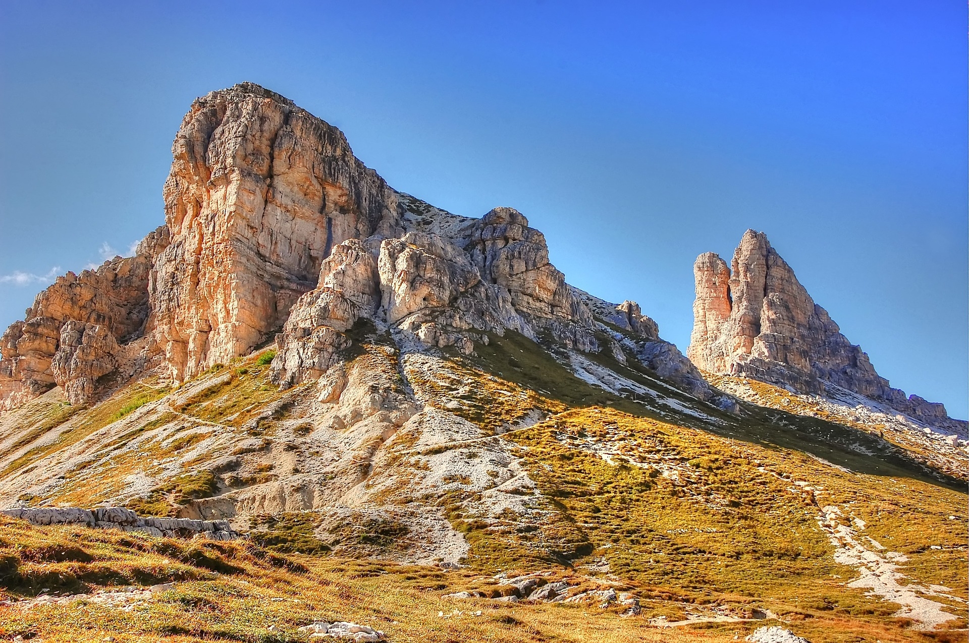 https://pixabay.com/hu/sesto-dolomitok-sexten-dolomites-2706852/