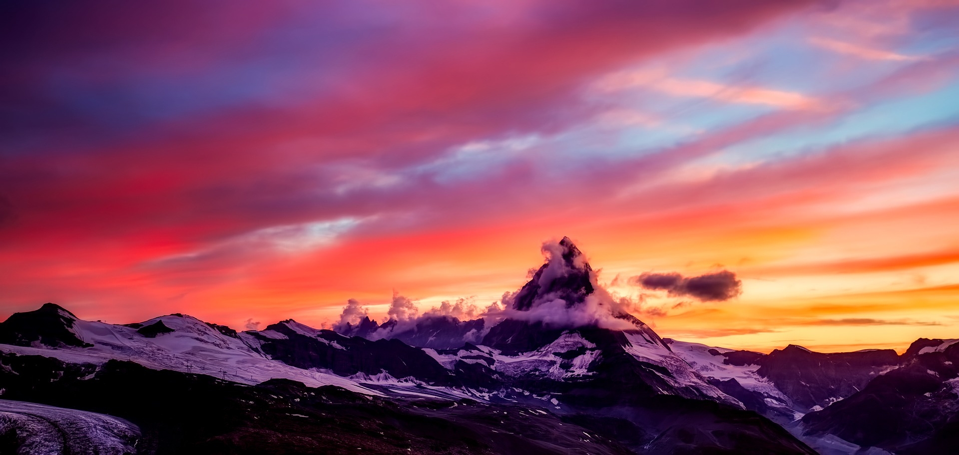 https://pixabay.com/hu/matterhorn-hegyek-napnyugta-2537432/