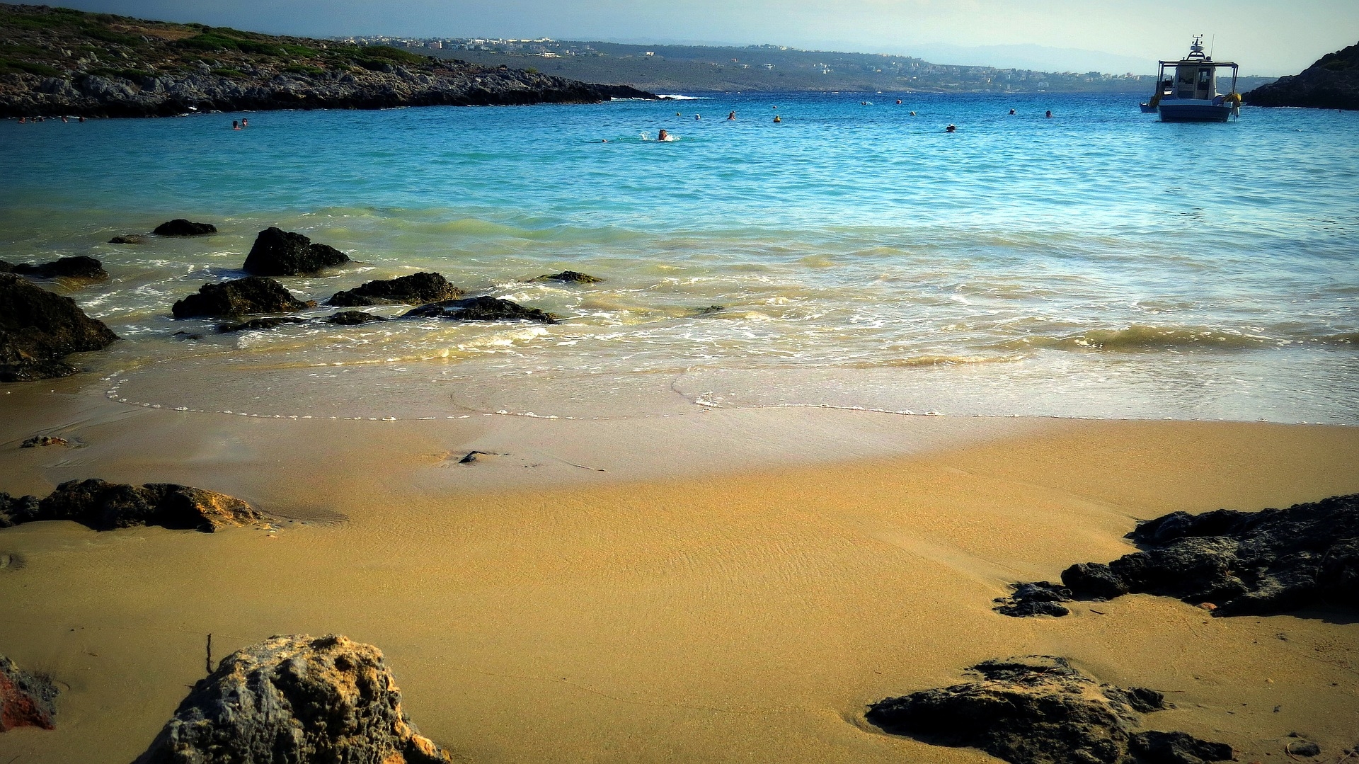 https://pixabay.com/hu/beach-homok-tenger-homokos-strand-2636059/