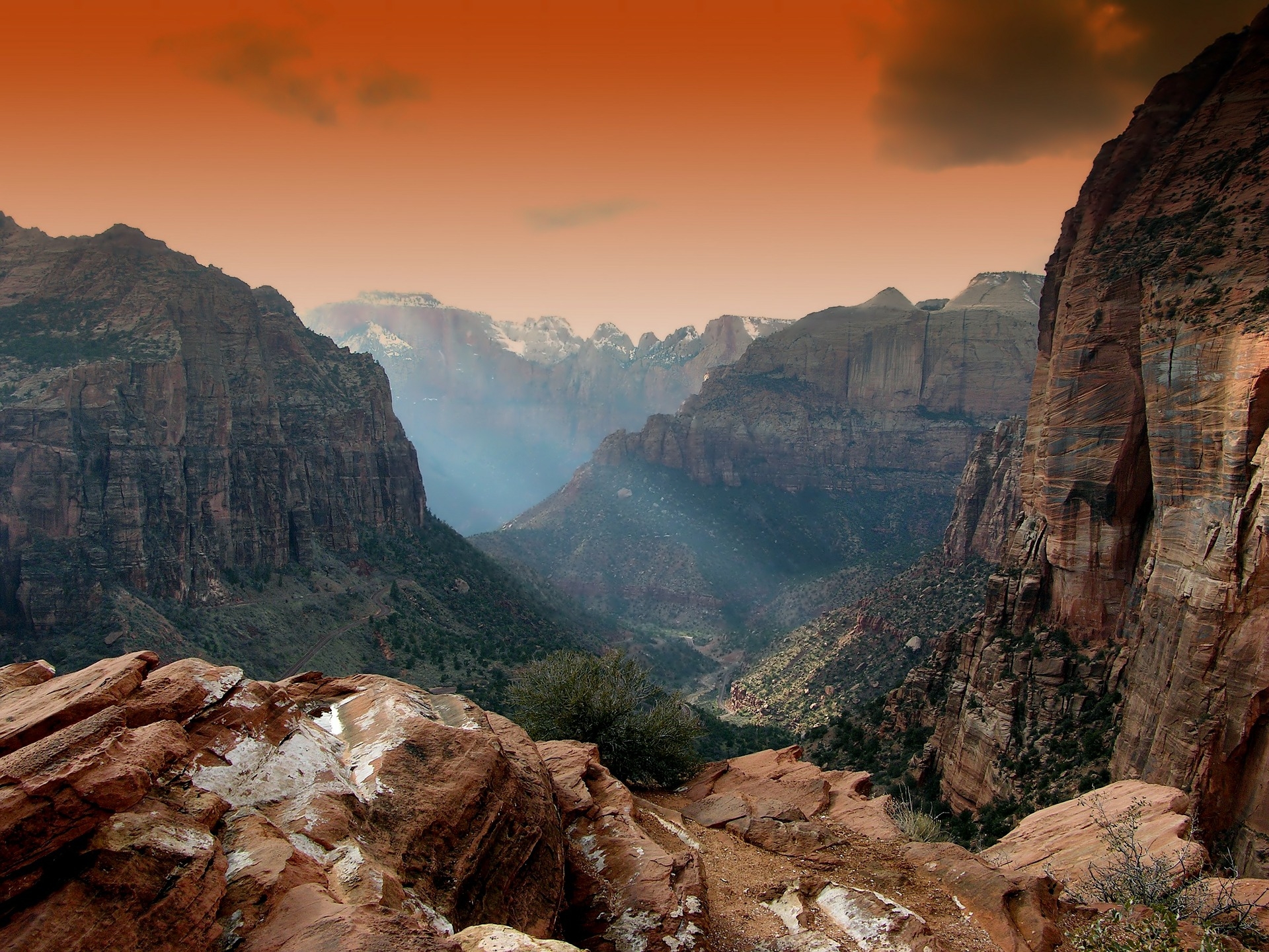 https://pixabay.com/hu/zion-park-utah-hegyek-fekv%C5%91-139012/