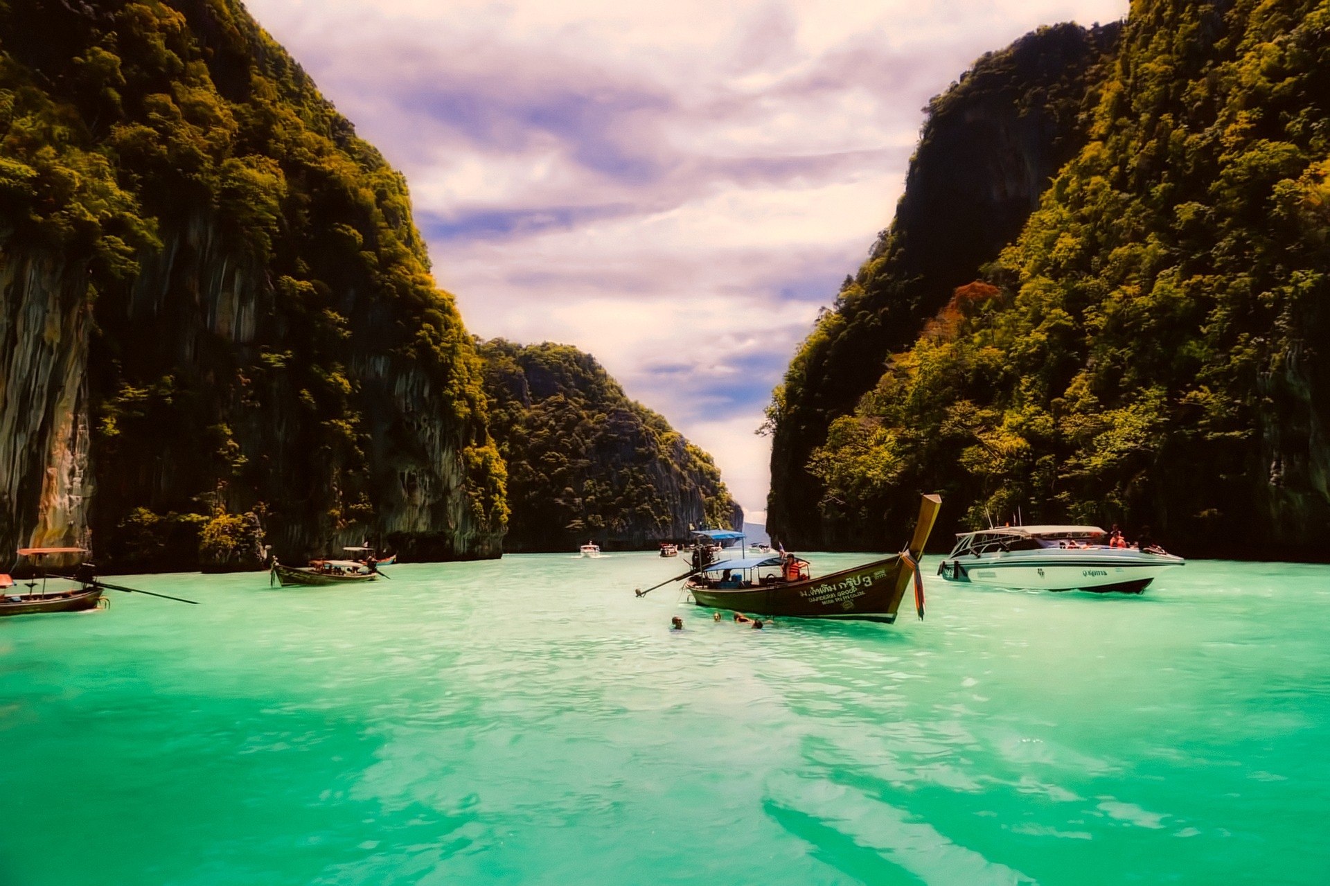 thaiföld-tropikus-hajók-halászati