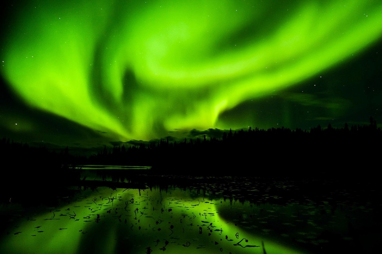 https://pixabay.com/hu/aurora-borealis-%C3%A9szaki-f%C3%A9ny-sky-1066594/