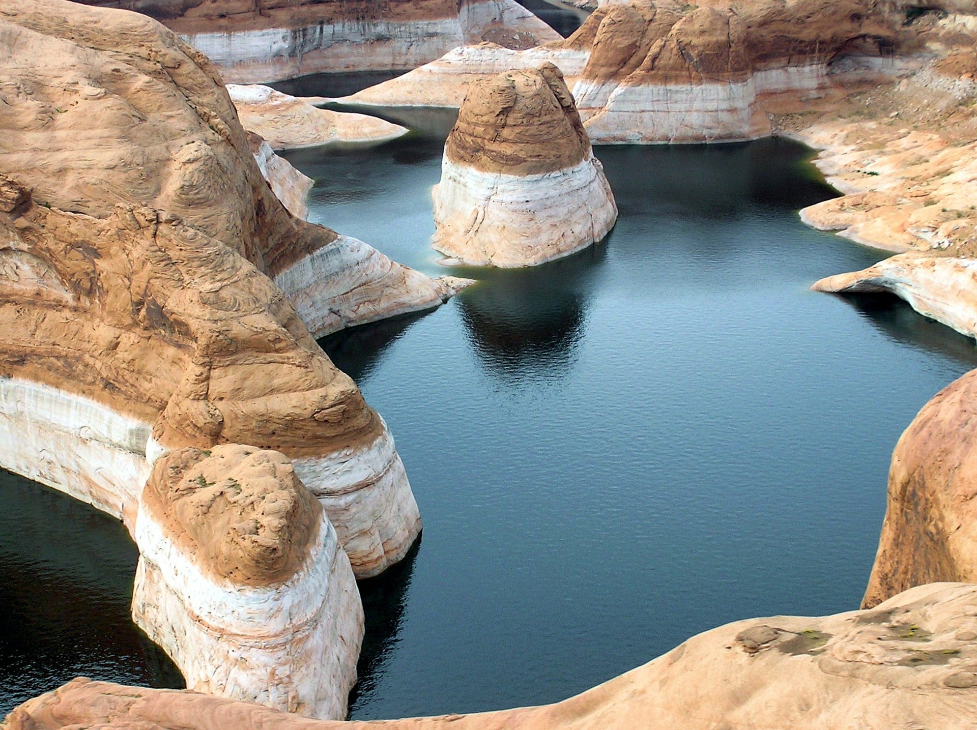 https://pixabay.com/hu/glen-canyon-utah-fekv%C5%91-sz%C3%ADnpadi-113688/