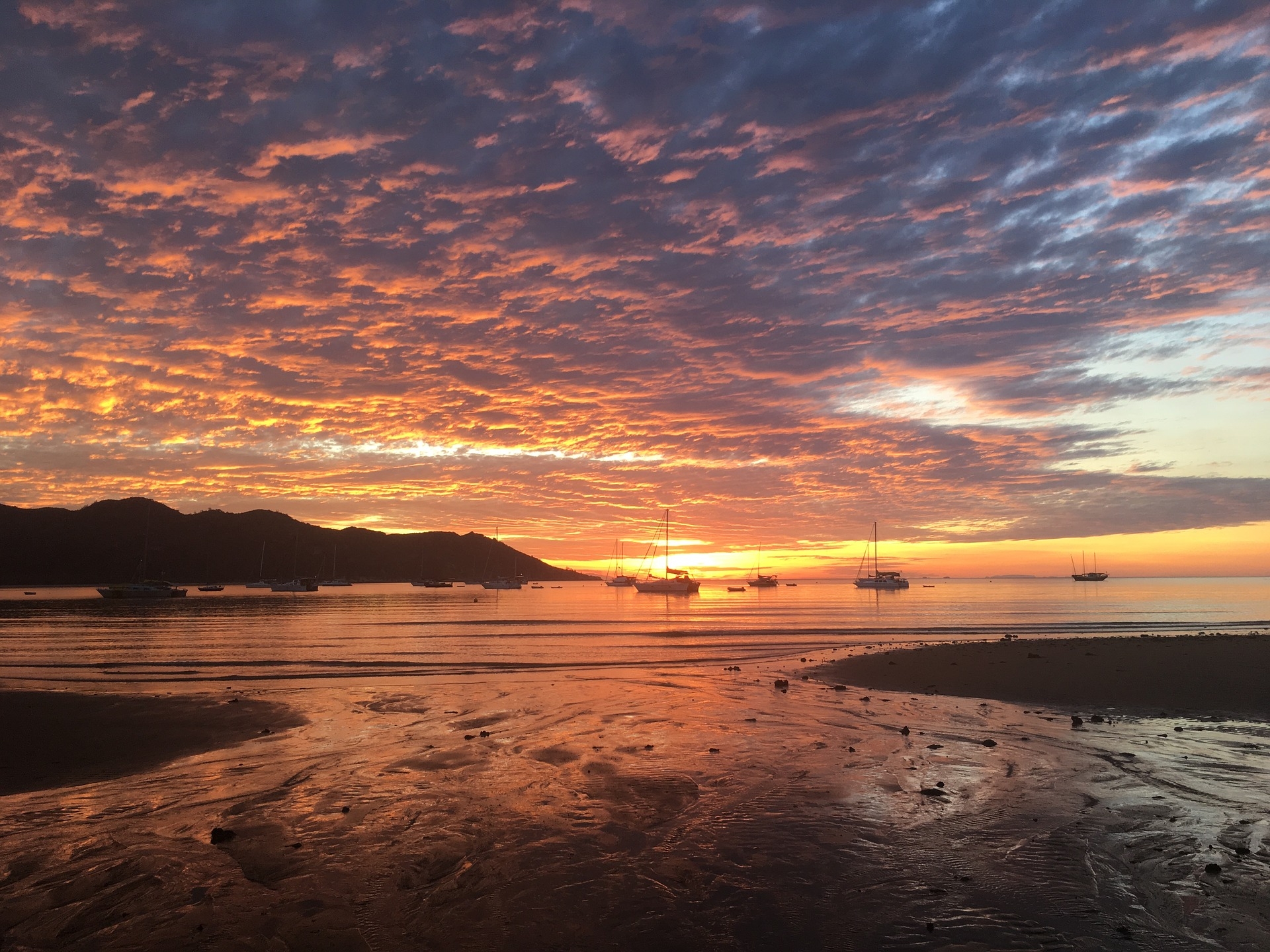 https://pixabay.com/hu/magnetic-island-napnyugta-sky-2720633/