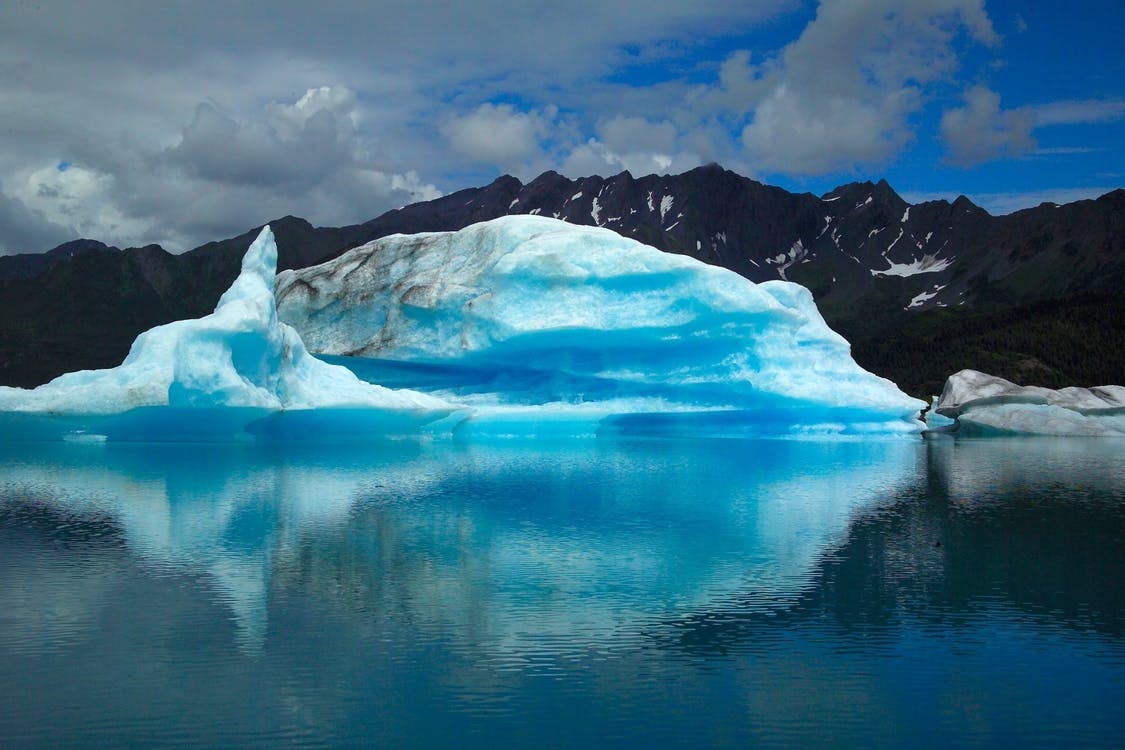 https://www.pexels.com/photo/scenic-view-of-frozen-lake-against-blue-sky-314839/