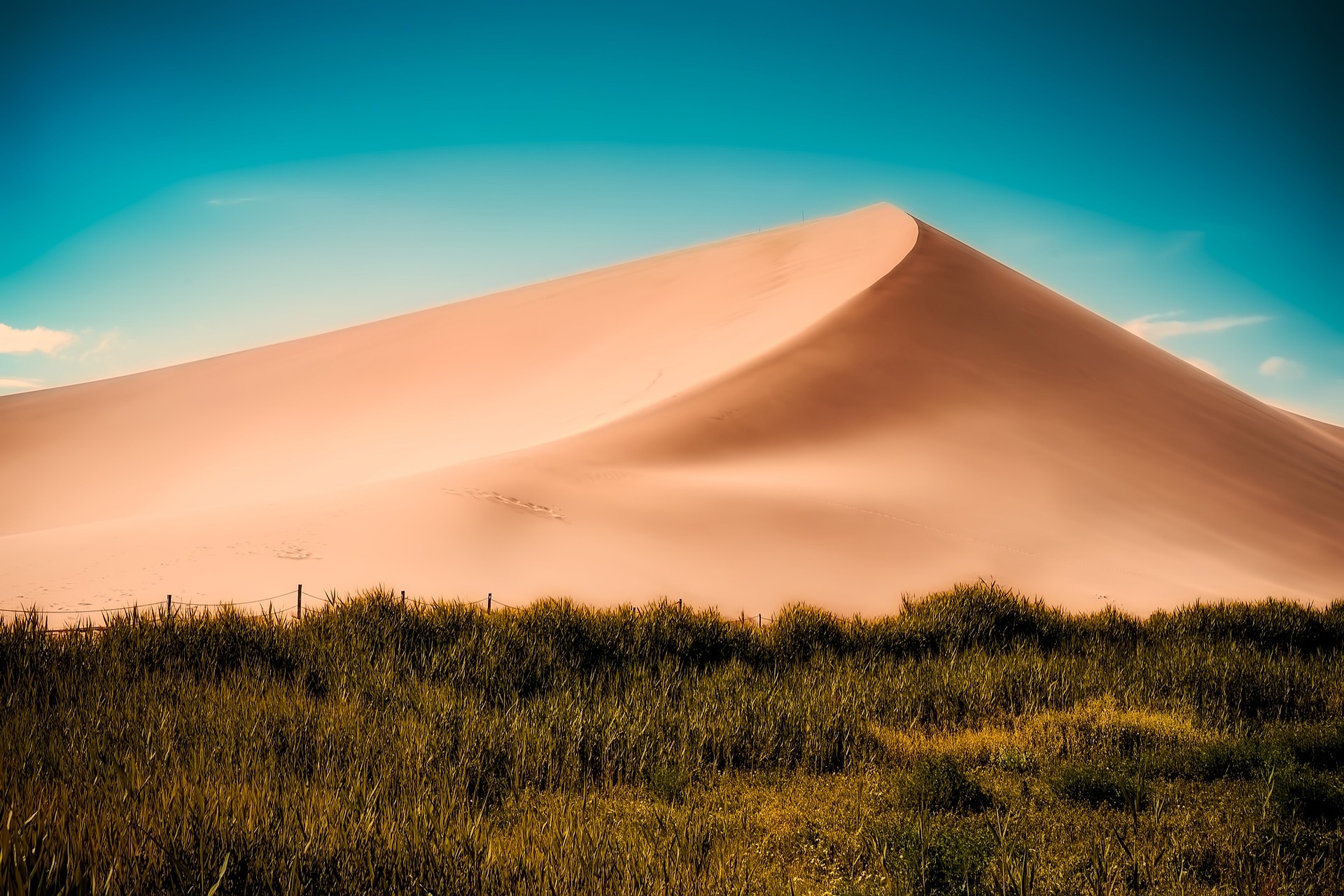 https://pixabay.com/hu/sand-dunes-hegyi-fekv%C5%91-term%C3%A9szet-2613952/