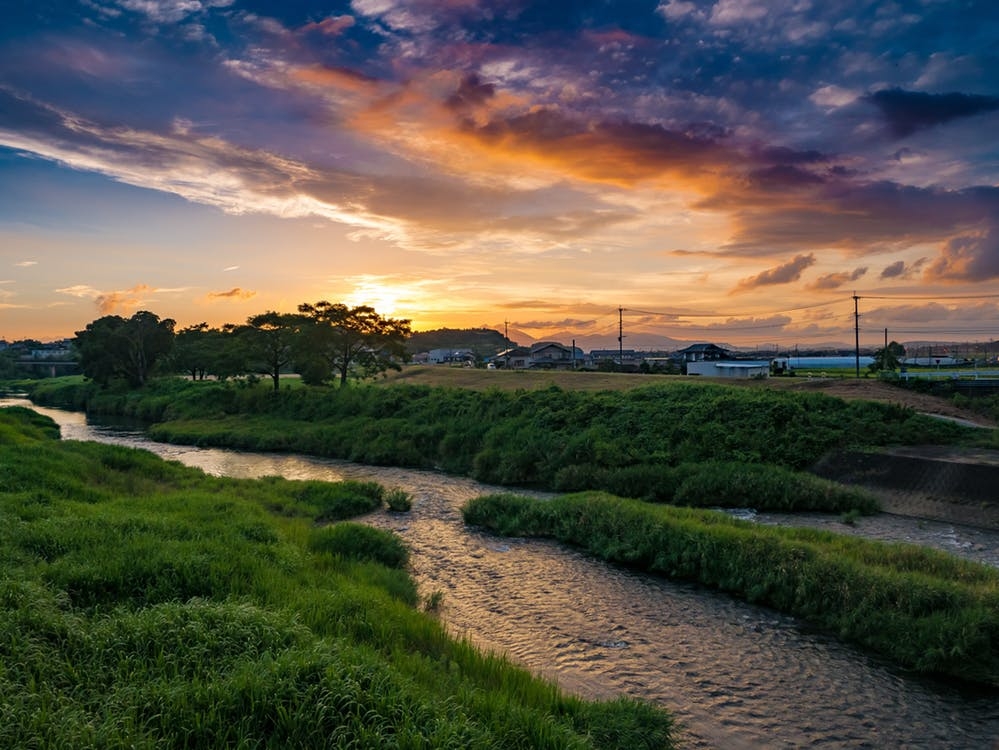 https://www.pexels.com/photo/agriculture-clouds-countryside-cropland-533929/