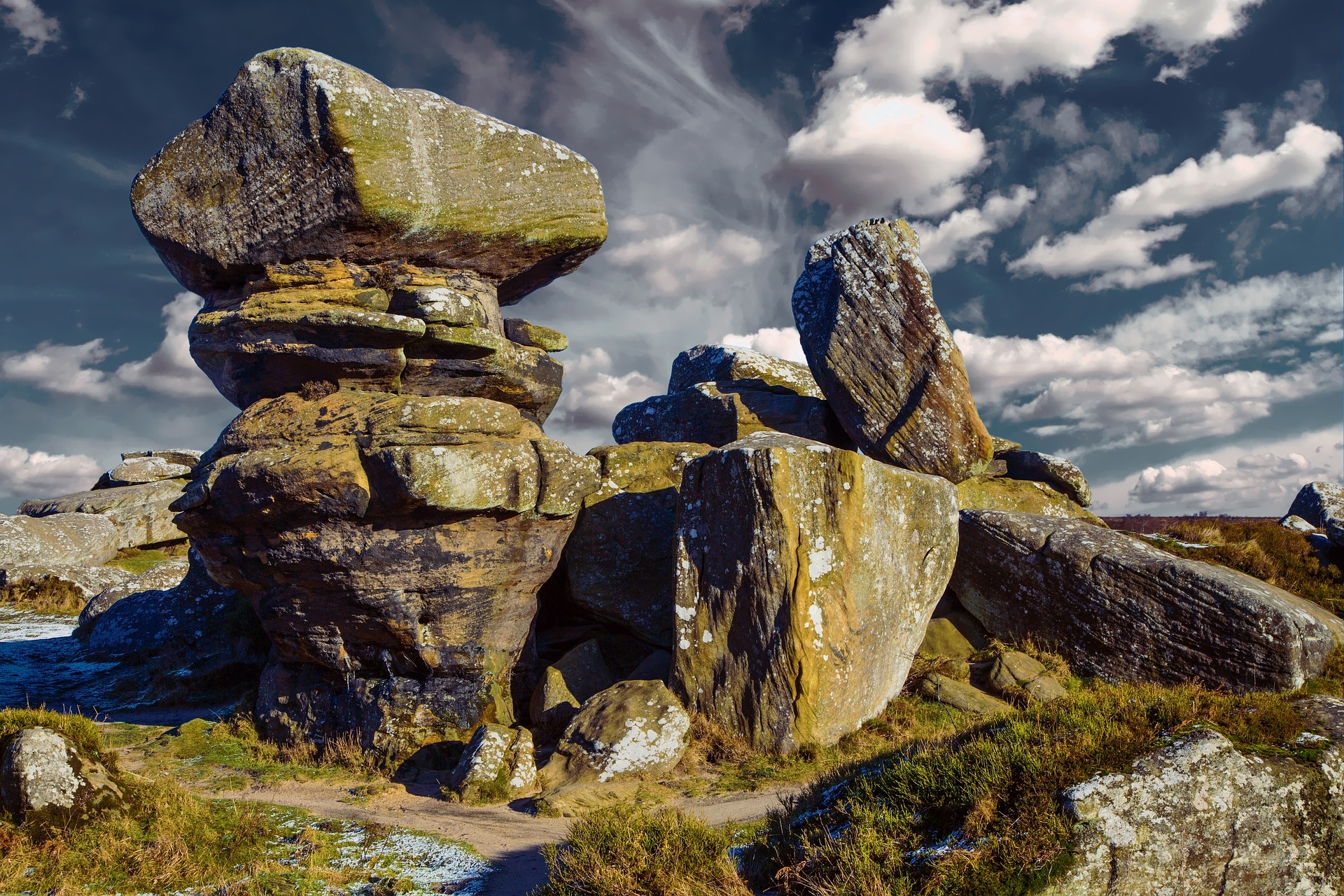 https://pixabay.com/en/rocks-outcrop-geology-landscape-2326883/