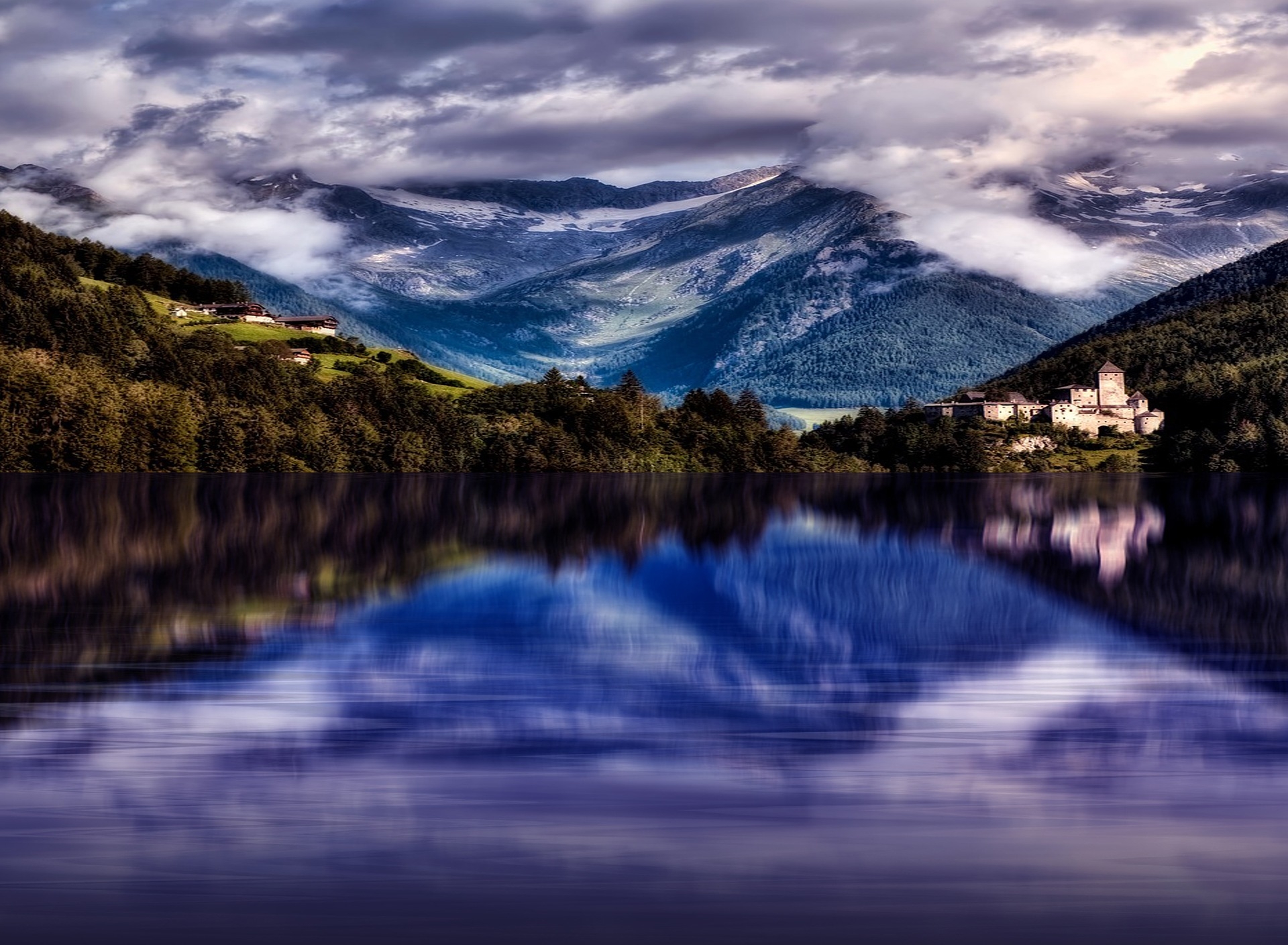 https://pixabay.com/en/vector-lake-mount-landscape-water-2765981/