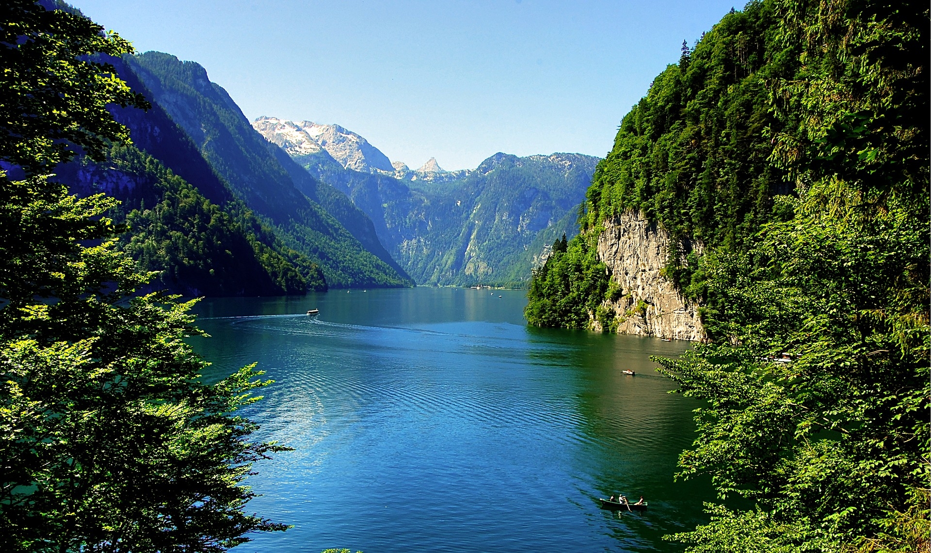 https://pixabay.com/en/k%C3%B6nigssee-malerwinkel-bavaria-2522545/