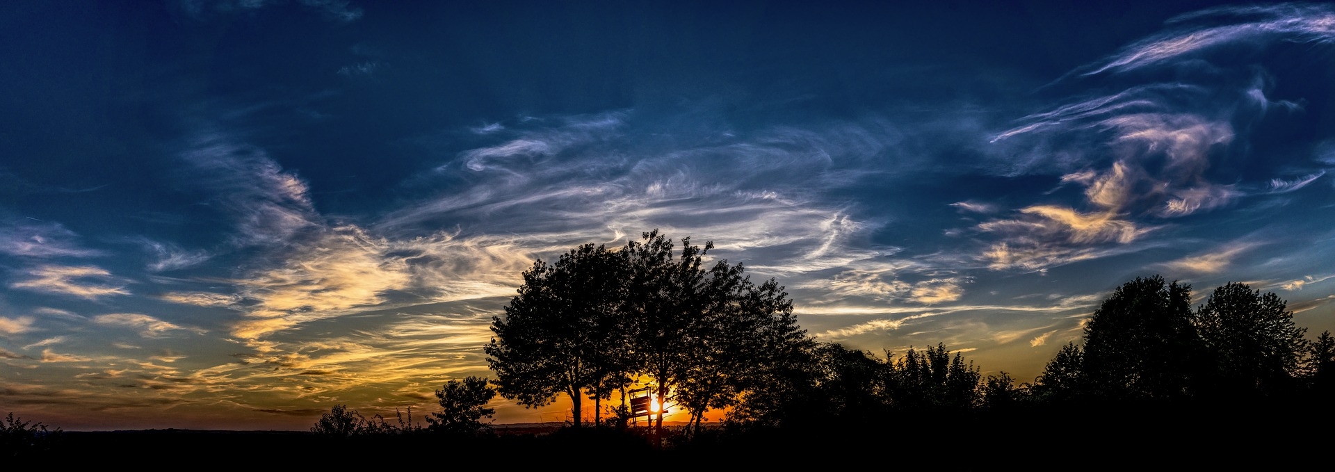 https://pixabay.com/en/panorama-sunset-clouds-evening-2478848/