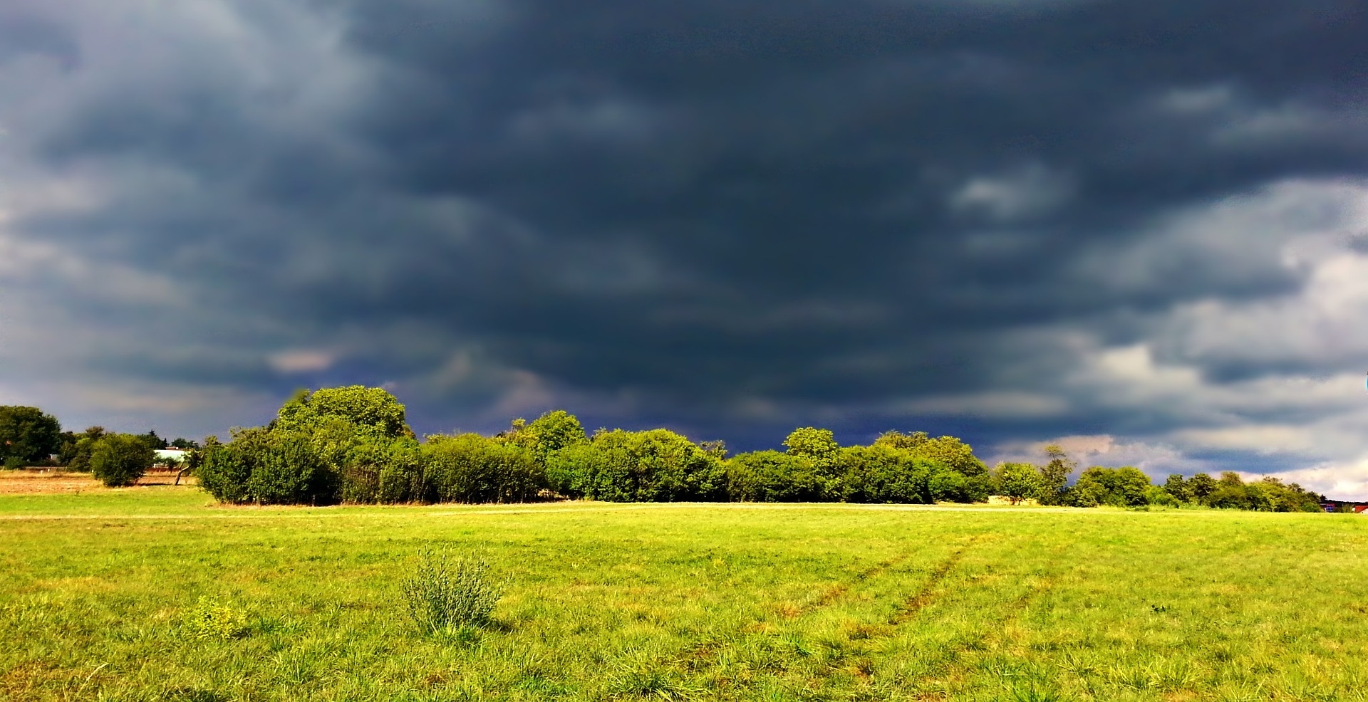 https://pixabay.com/en/clouds-storm-rain-field-meadow-2661397/