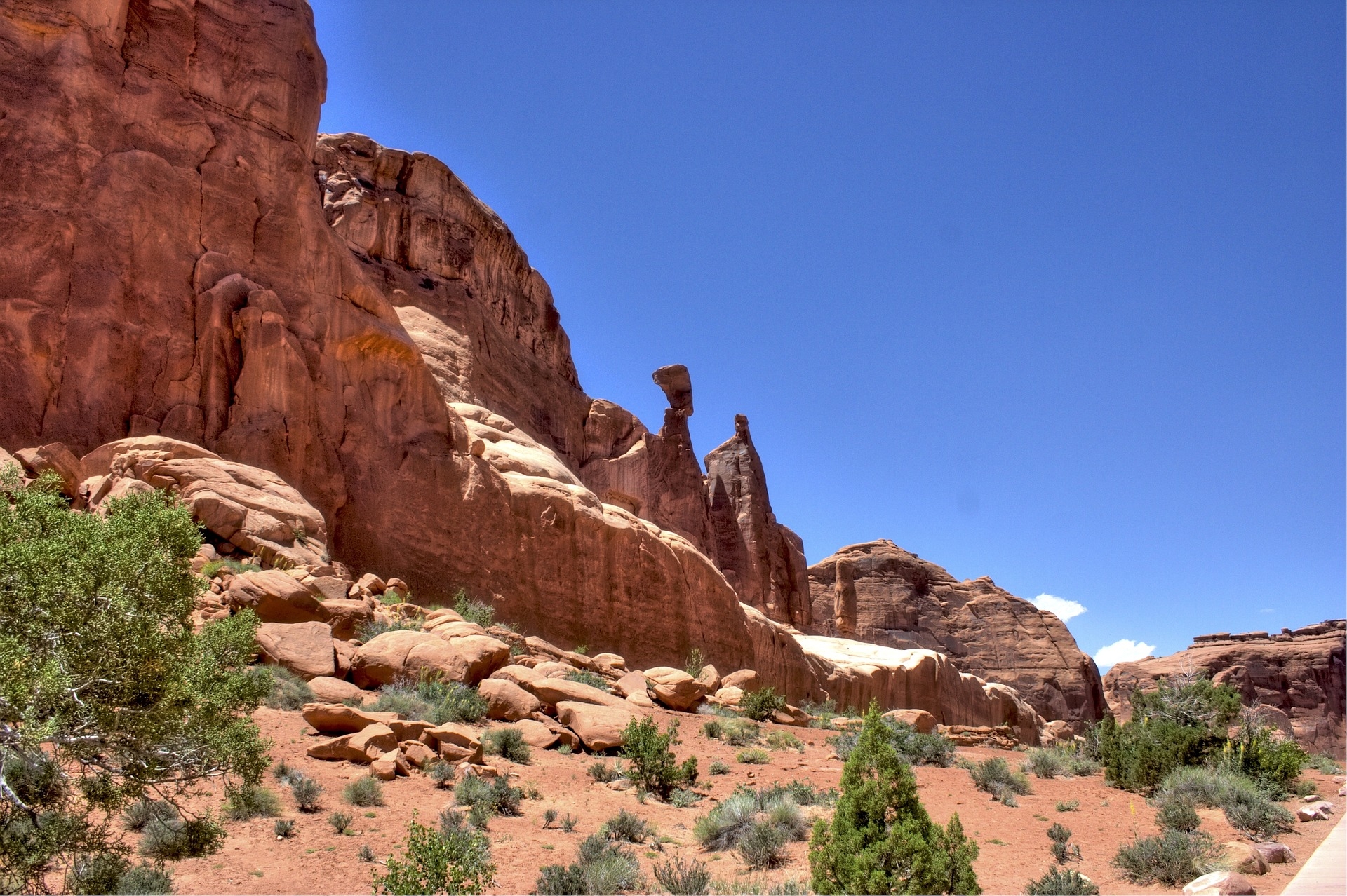 https://pixabay.com/en/arches-national-park-utah-usa-2437856/