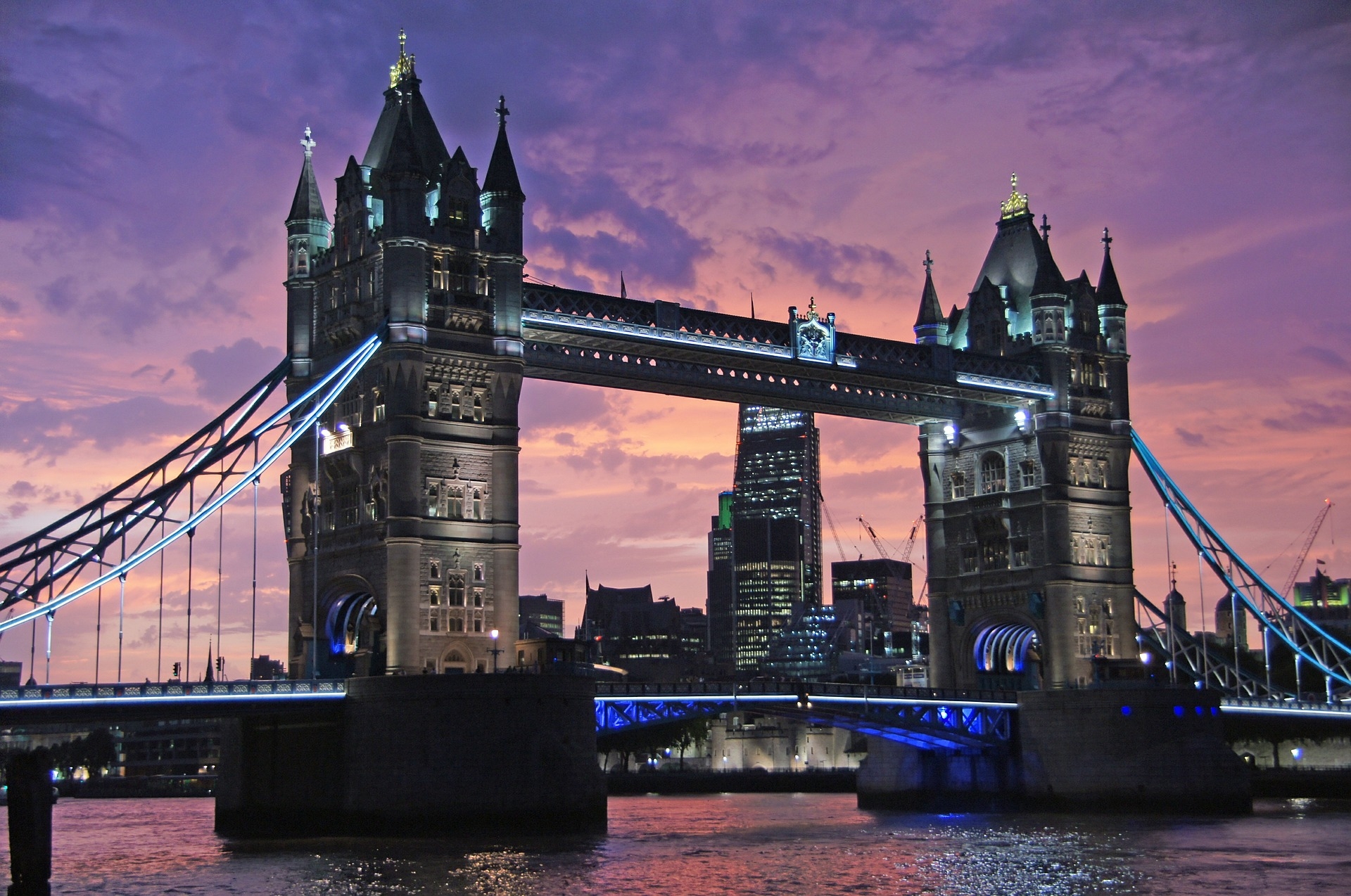 london-tower-bridge-híd-emlékmű